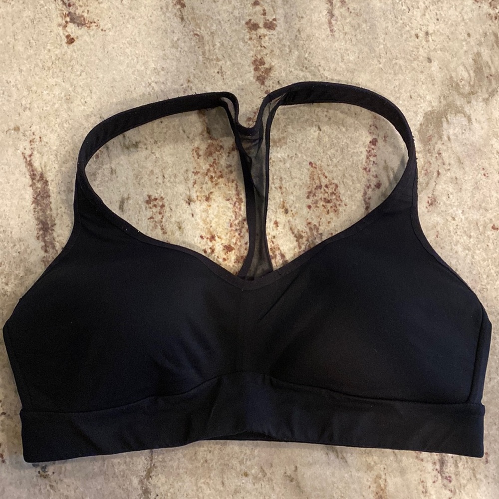 Lululemon black sports bra size 8